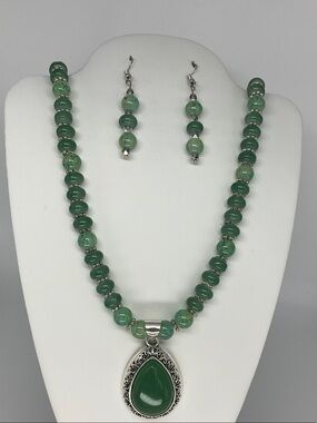 Peridot Green Bead Necklace with Teardrop Pendant and Matching Earrings 18-Inch